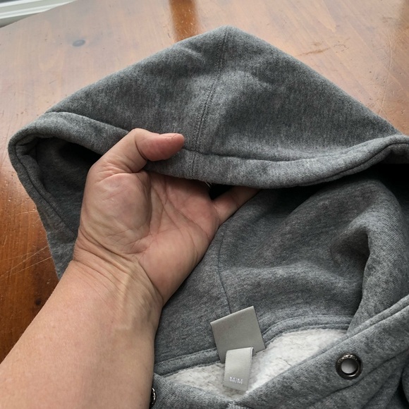 Bench Gray Fleece-Lined Sweatshirt/ hoodie size medium- gently used - Picture 6 of 10